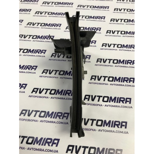 Кронштейн замка двери задней левой Ford Focus 3 2011-2017 BM51A264A27